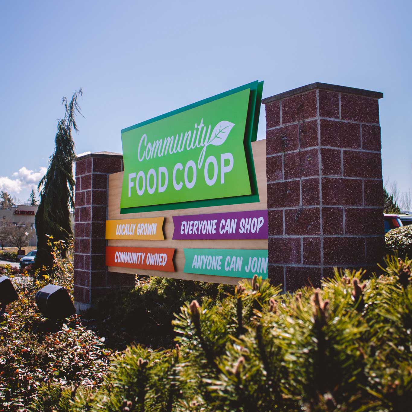 grocery-community-food-co-op-monument-sign-right-left
