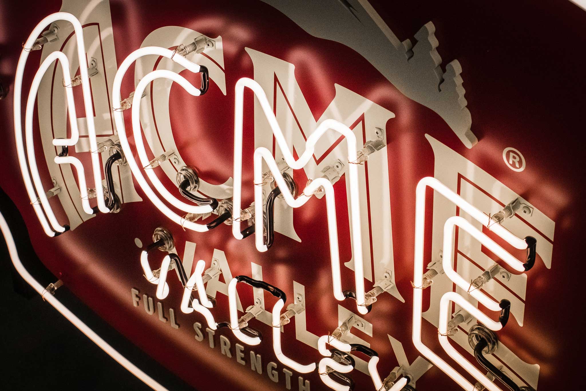 hospitality-acme-valley-ice-cream-illuminated-neon-sign-closeup