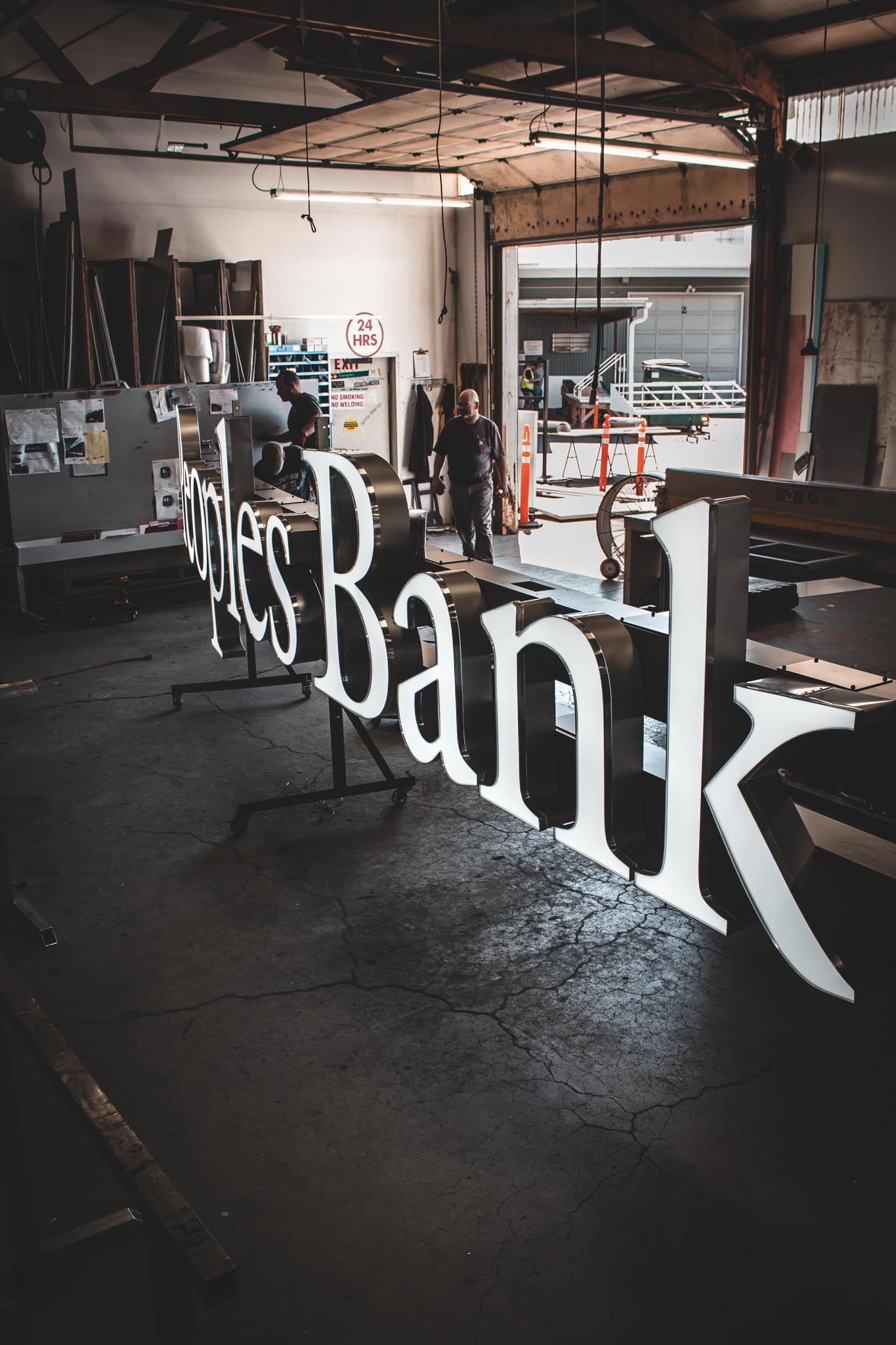 financial-peoples-bank-illuminated-channel-letters-fabrication-shop