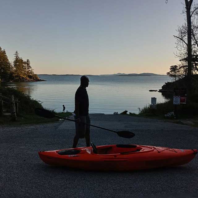 Michael Nickleberry getting ready to kayak