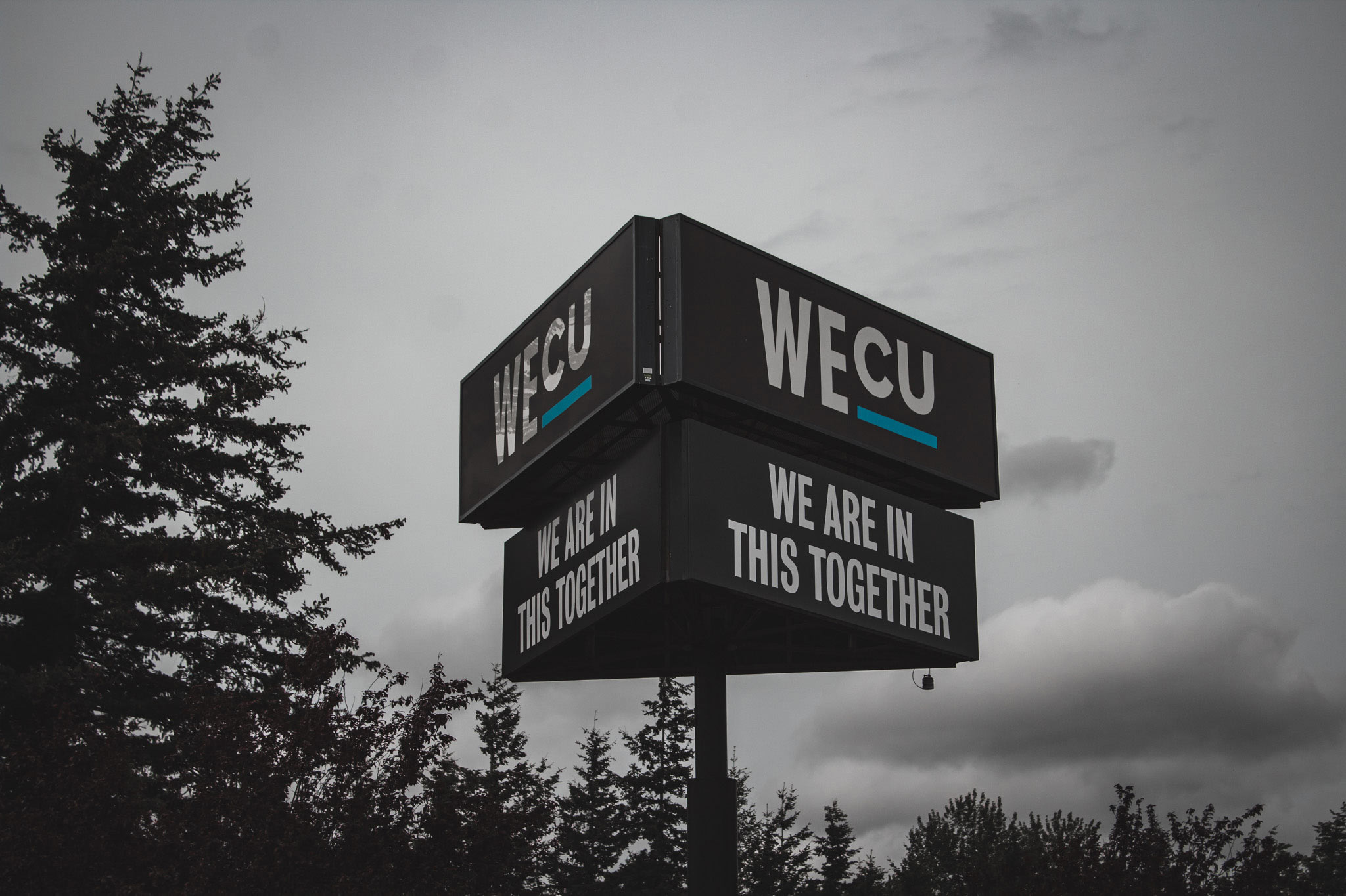 financial-WECU-wayfinding-pylon-sign